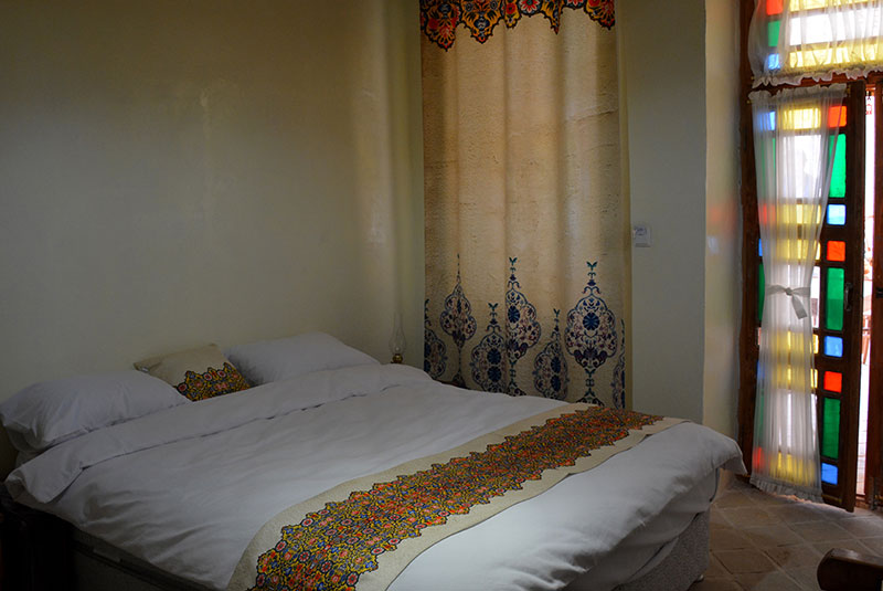 The traditional luxury Dadamaan hotel |Khaaleseh hill room