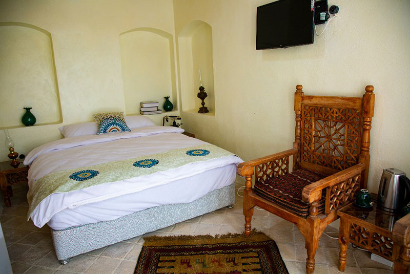 The traditional luxury Dadamaan hotel |Sohravardi room