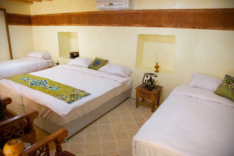 The traditional luxury Dadamaan hotel |Takht-e soleyman Room 